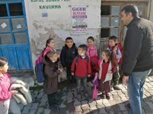 baskanimiz-cocuklarimizla
