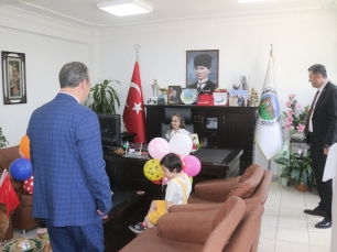 baskanimiz-koltugu-azra-ya-devretti