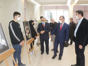 cizgimiz-mehmet-akif-ersoy-temali-resim-sergisi